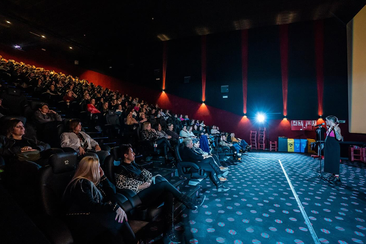 noche de chicas monologos en el cine unarisamas 2