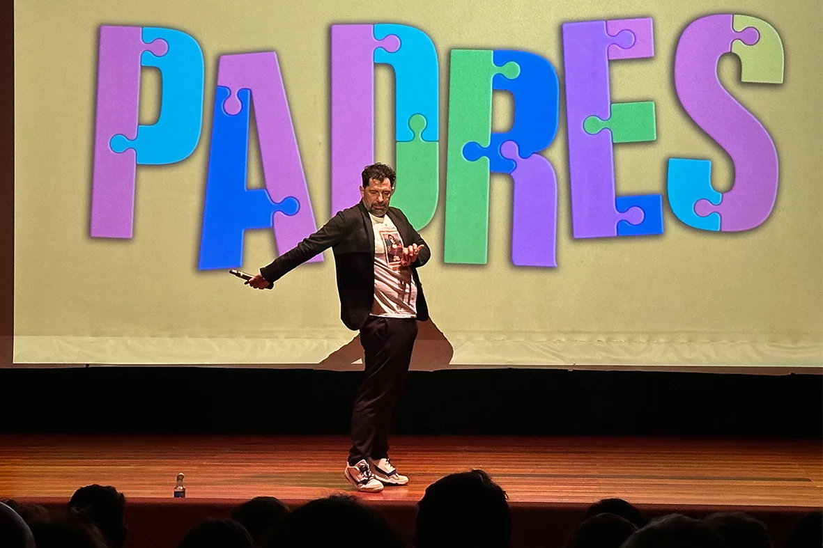 COSAS-DE-PADRES-RAUL-MASSANA-unarisamas-agenda-de-comedia-3