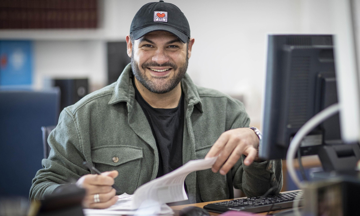 ivan esturillo en la sala de espera unarisamas monologos en el cine